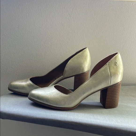 NWT Zodiac Gracie Gold Metallic Heel Pumps Size 7 - Picture 3 of 11